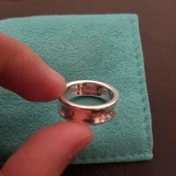 Tiffany & Co. Concave Ring - Picture 6 of 7